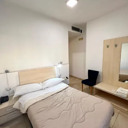 Hotel Como Otel 3*